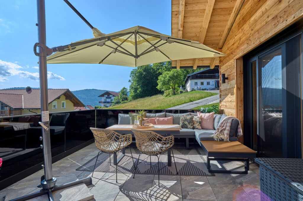 Panorama-Sonnenterrasse mit Lounge