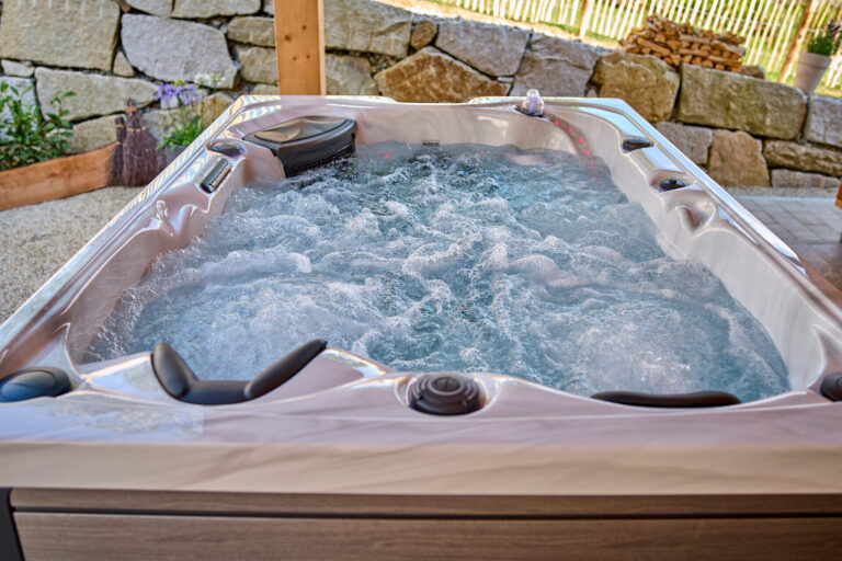 Whirlpool im Garten